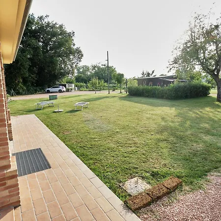 La Casina Di Ely Bed and Breakfast